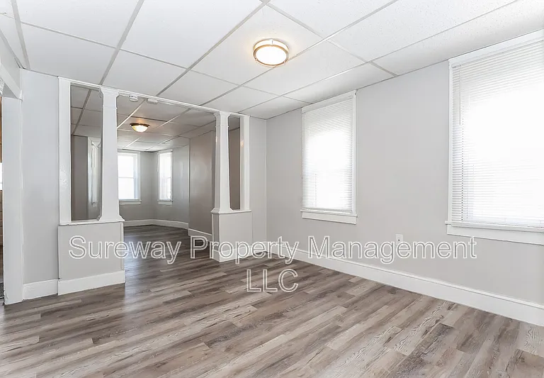 15 Marshall Ave — Photo 4