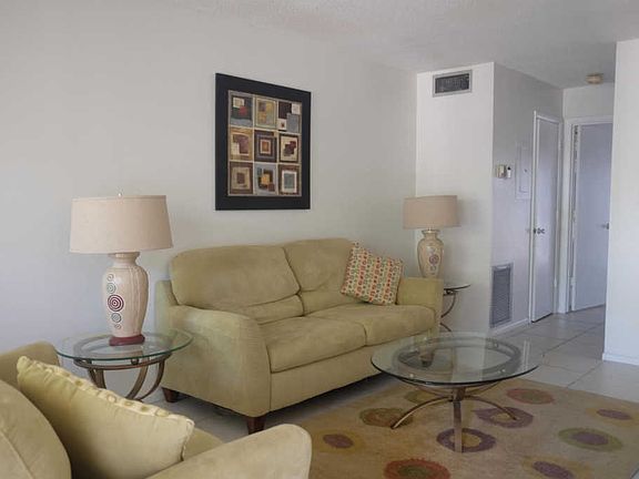 2nd image of 38 Vista Gardens Trl