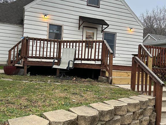 2nd image of 115 W 1st Ave S