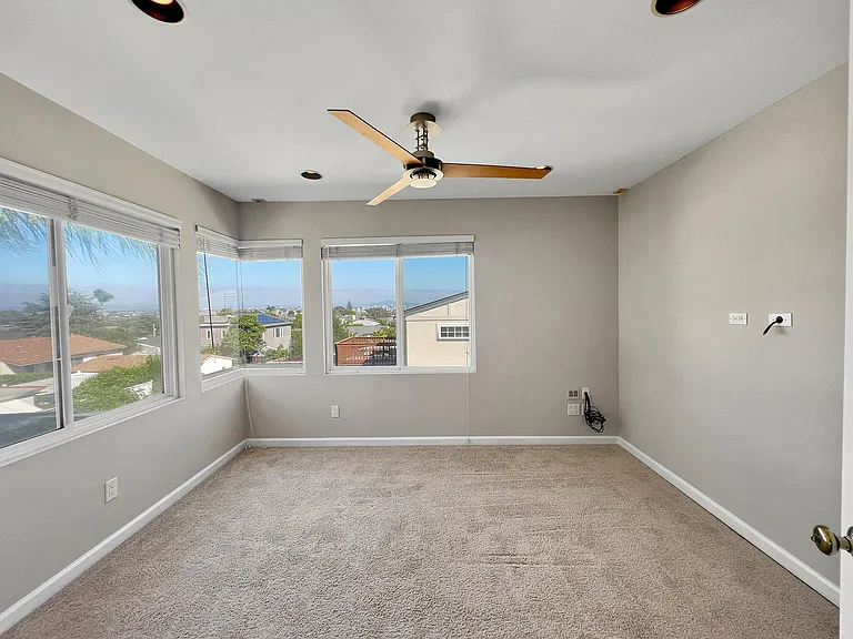 3840 Talbot St — Photo 19