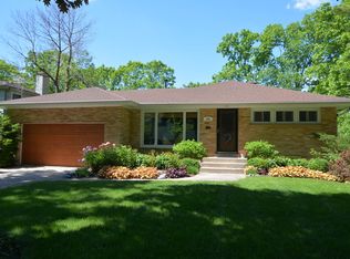 120 W Center Ave, Lake Bluff, IL 60044