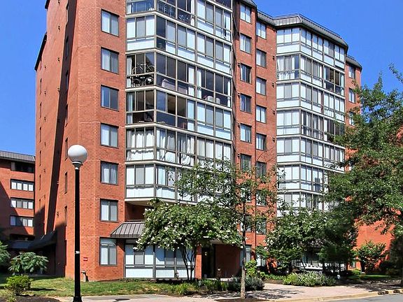 2nd image of 1024 N Utah St APT 816