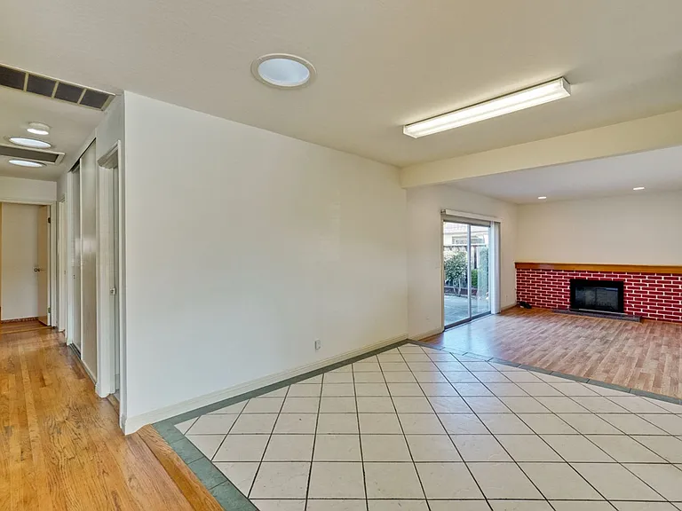 1109 White Cliff Dr — Photo 13