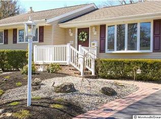 13 Knollwood Rd, Holmdel, NJ 07733