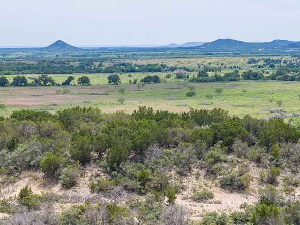 90 County Road 220, Wingate, TX 79566