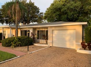 2642 Leslee Lake Dr N, Saint Petersburg, FL 33713
