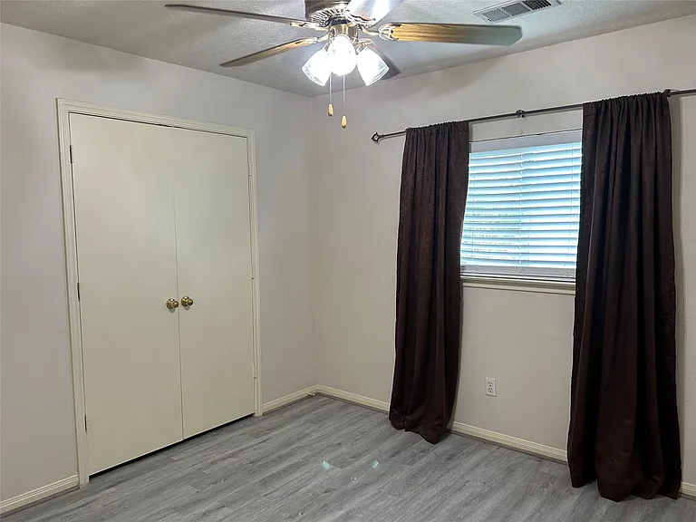 6005 Chatham Woods Dr — Photo 16