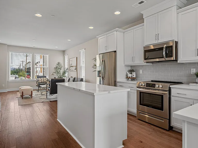 4201 Bryant Terraces Dr — Photo 5