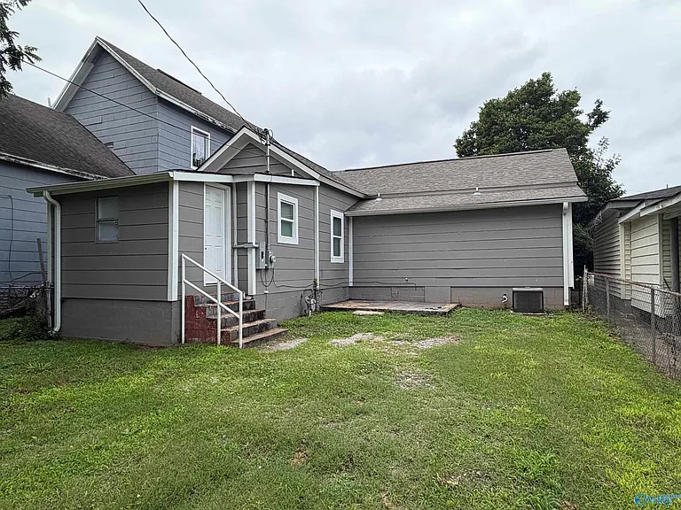 1603 Grant St SE — Photo 2