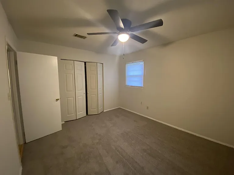 438 Alabama Ave — Photo 4