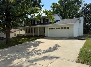 2733 Heritage Lndg, Saint Charles, MO 63303