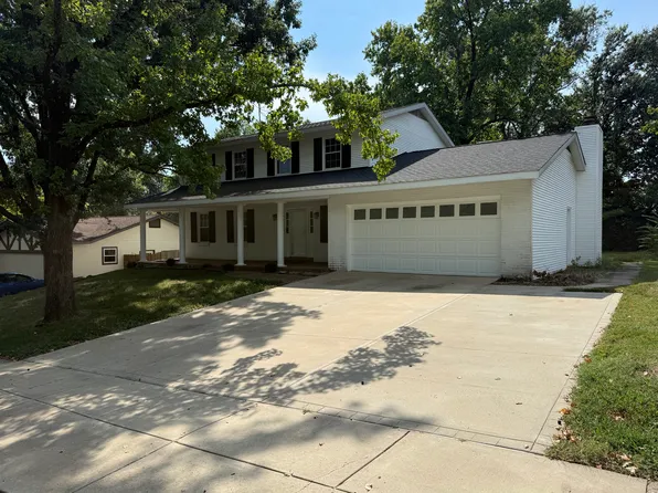 2733 Heritage Lndg, Saint Charles, MO 63303
