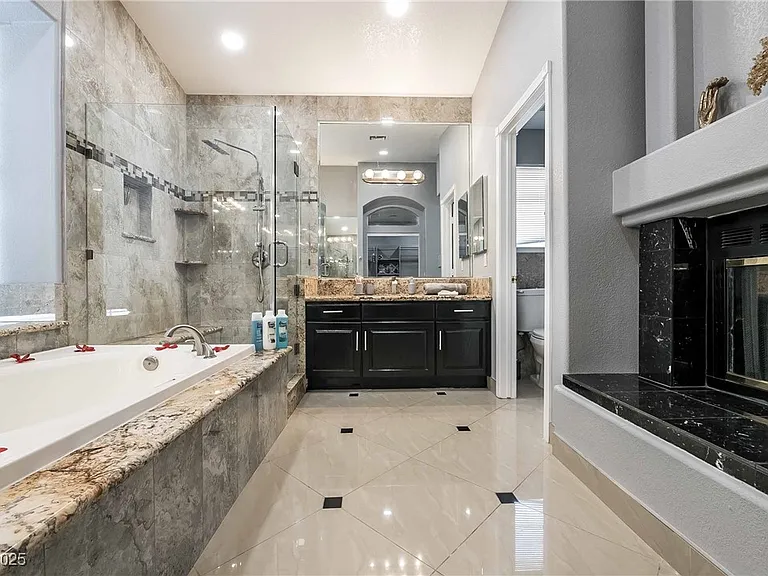 1400 Castle Crest Dr — Photo 32