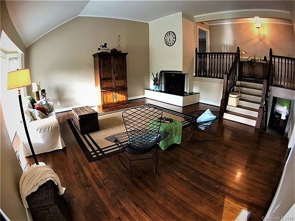 5th image of 506 Lakeside Dr