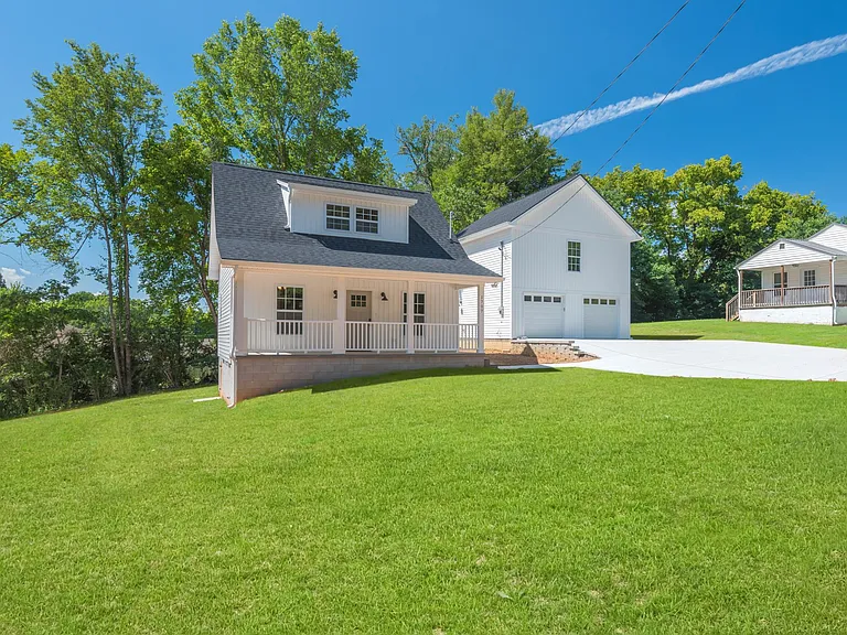 1707 Forrester Rd — Photo 1