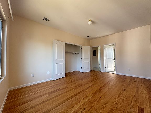 4th image of 379 McClean Ave #3