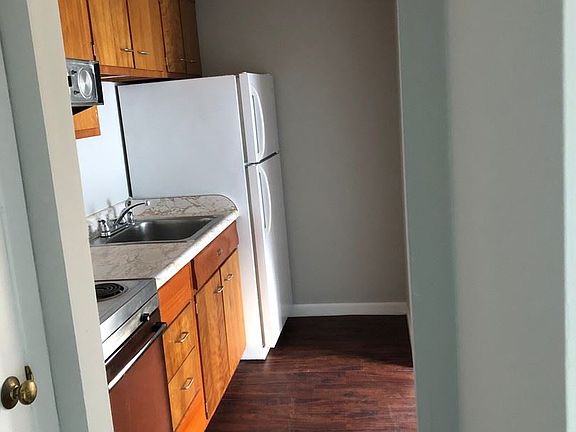 3rd image of 262 Maine Ave APT 5