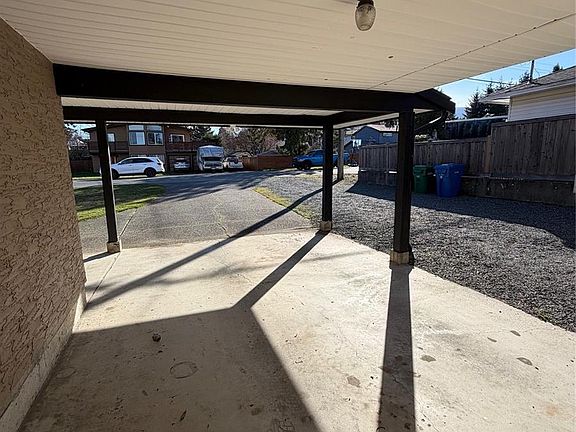 3rd image of 1824 Latimer Rd