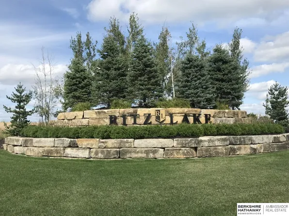 2625 E Ritz Pl, Fremont, NE 68025