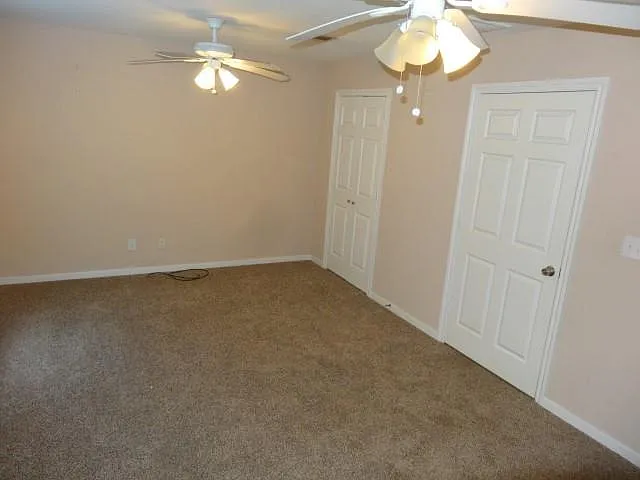 33211 Old Hempstead Rd #B — Photo 6