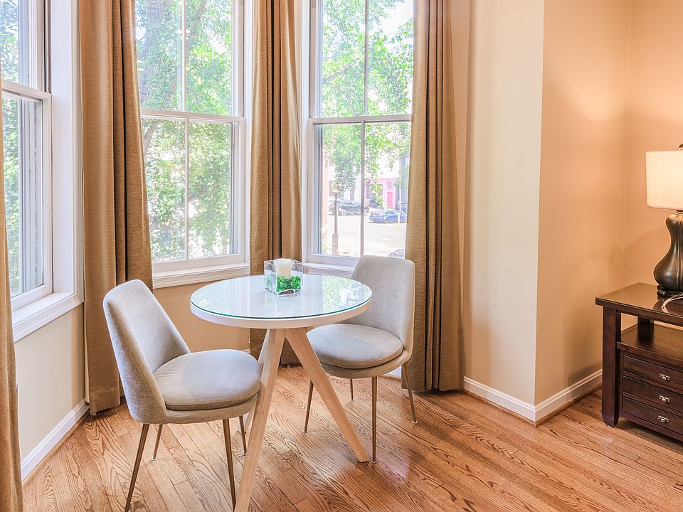 Bay Window - Living Room
