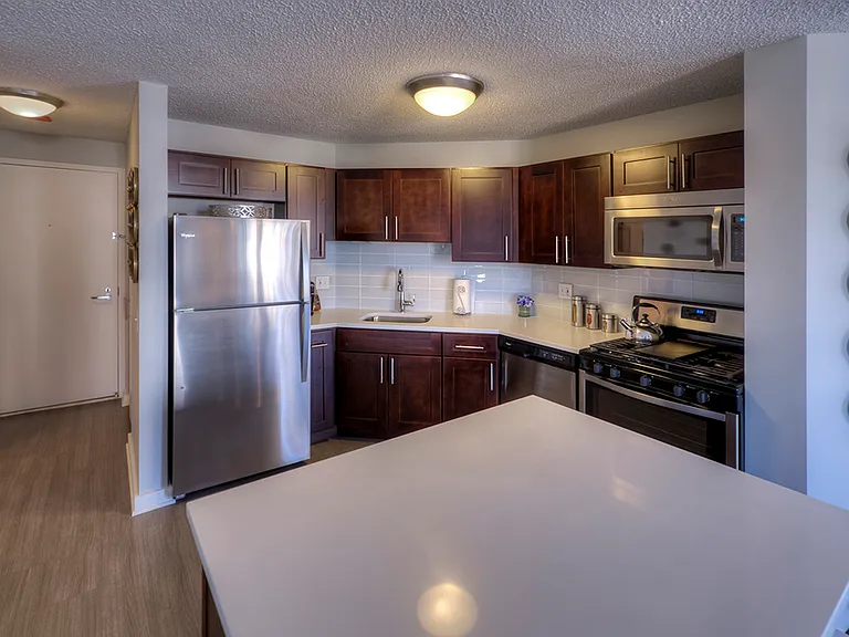 550 N State St #2303 — Photo 1
