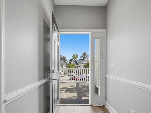 4th image of 5054 Belleglen Ct. #201