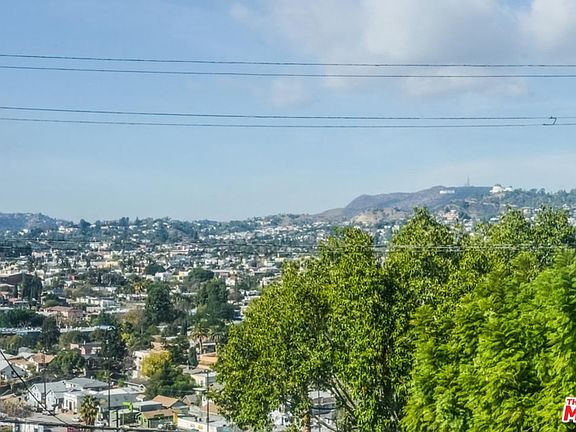 2nd image of 1834 Lucile Ave