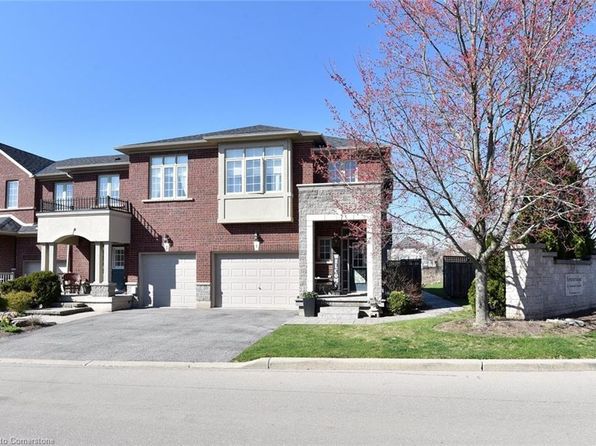 99 Panabaker Dr #1, Hamilton, ON L9G 0A3