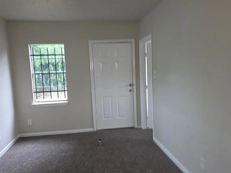 242 Bolden St — Photo 7