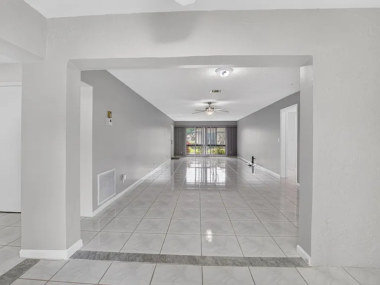 4944 Equestrian Cir #A — Photo 14
