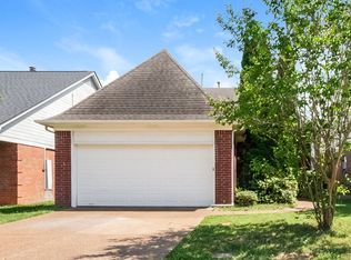 8701 Eagle View Dr, Cordova, TN 38018