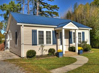 642 E 2nd St, Blue Ridge, GA 30513