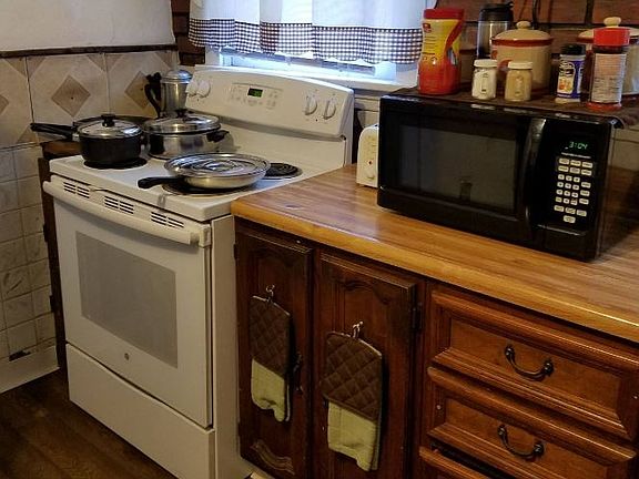 2nd image of 6115 Grimshaw Ave