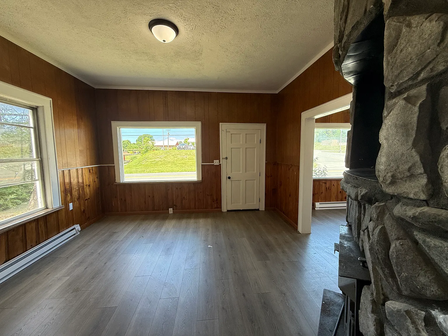 3 bed, 1.5 bath, 1200 sqft, $1,250 — Photo 4