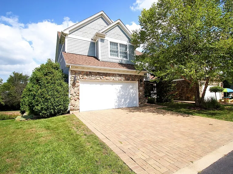 2522 Reflections Dr — Photo 5
