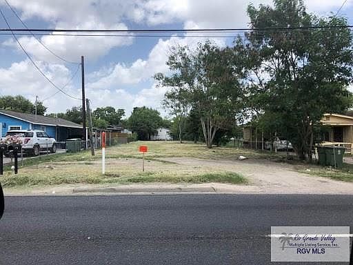 2nd image of 3107 Southmost Rd