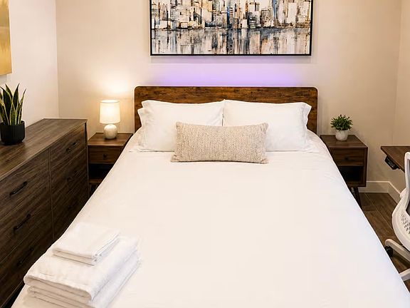 4th image of 3823 Fort Blvd #2