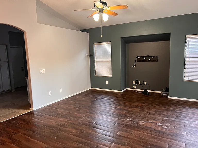 4322 E Milton Dr — Photo 6