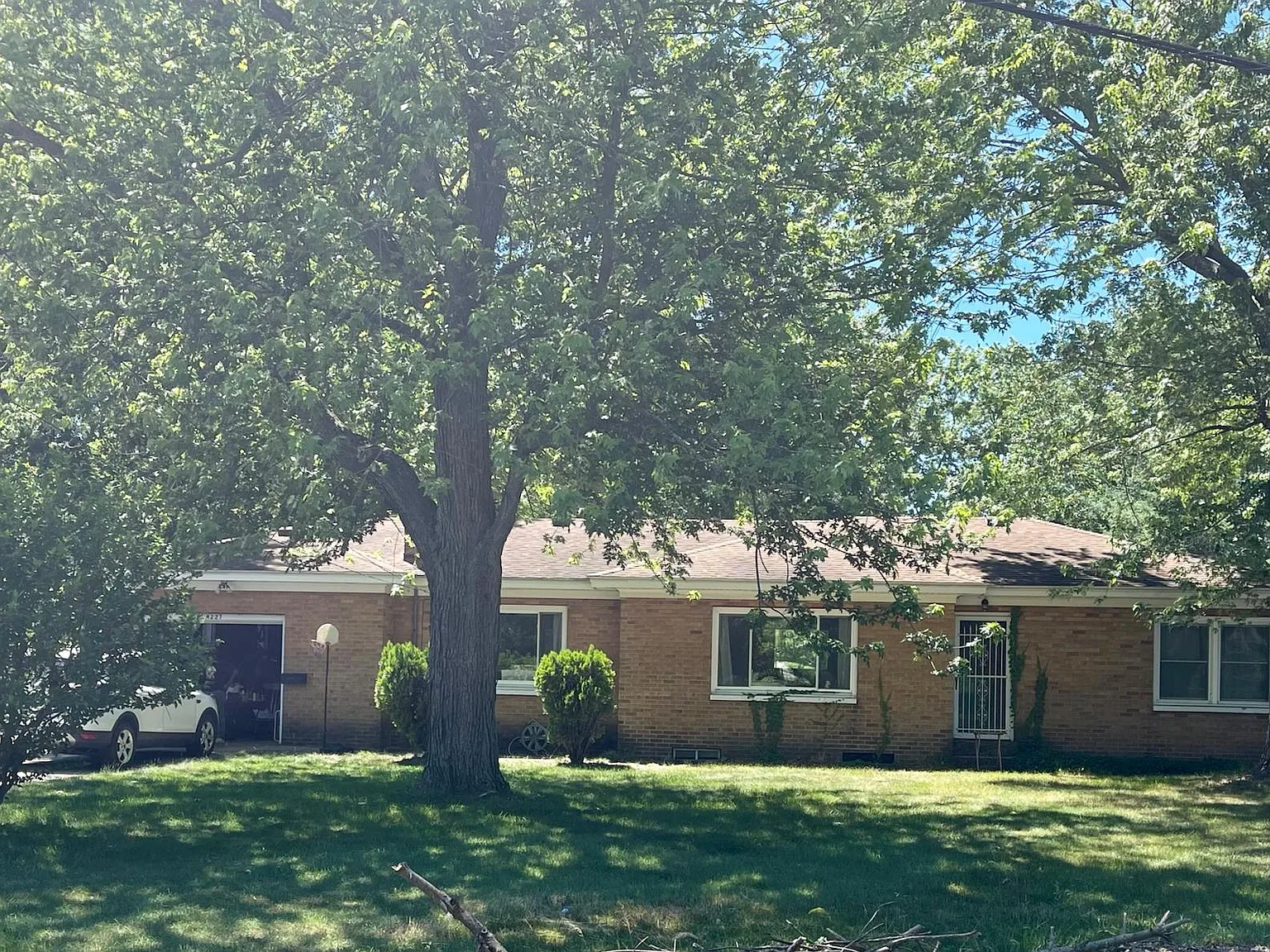 4227 Nazareth Rd — Photo 1