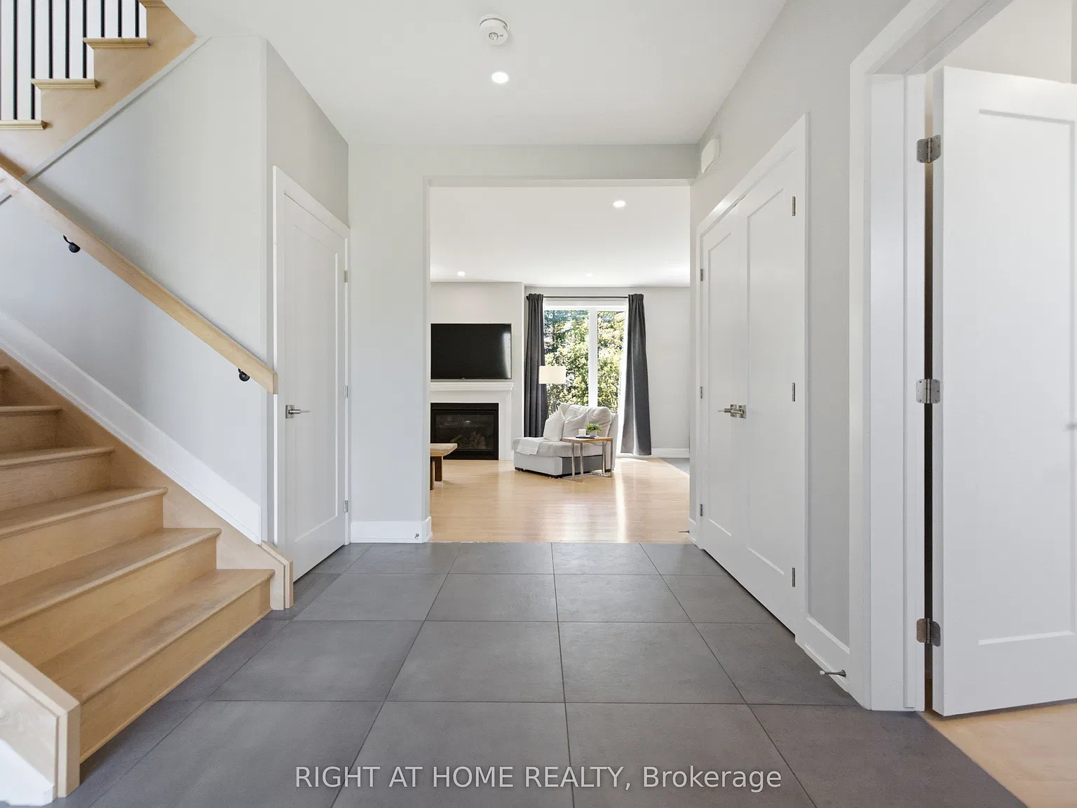 5 bed, $4,500 — Photo 2