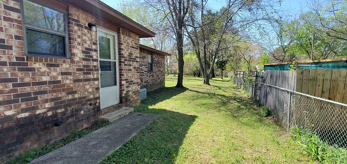 Building Photo - 803-809 Alta Vista Ave