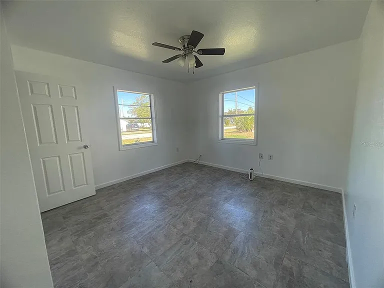 525 E Helen Ave — Photo 27
