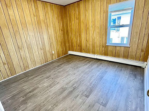 4th image of 101 S Corl St #105
