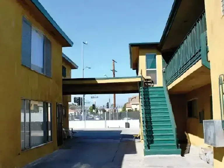 1935 Obama Blvd #4 — Photo 4