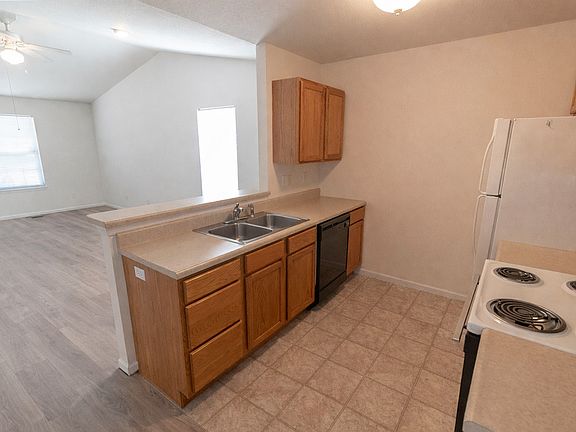 5th image of 3334 Saint Charles Rd