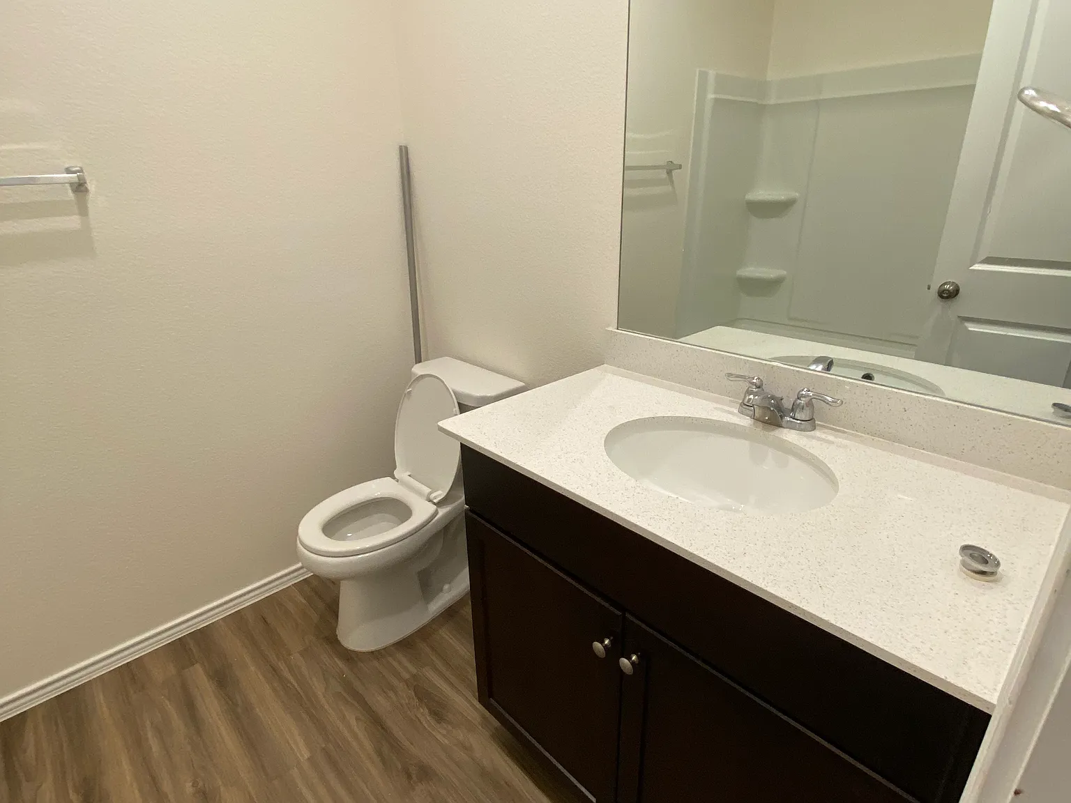 4 bed, 1627 sqft, $2,000 — Photo 3