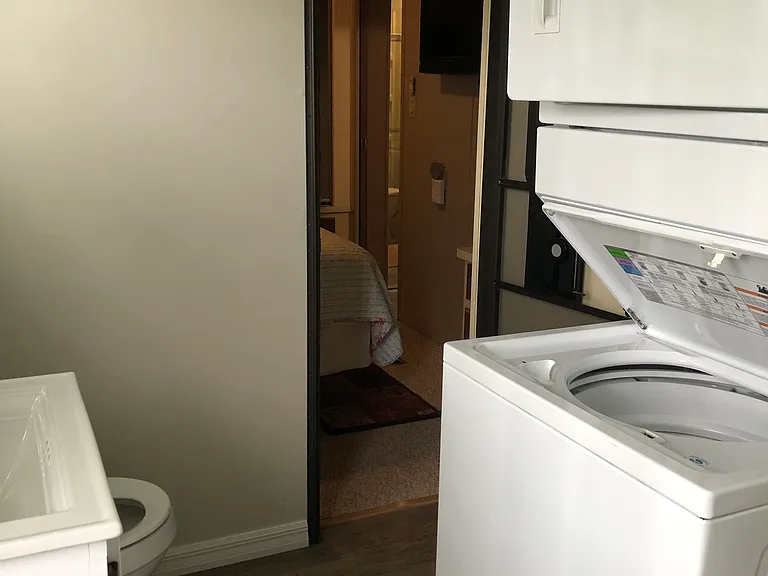 217 Crown Point Dr — Photo 2