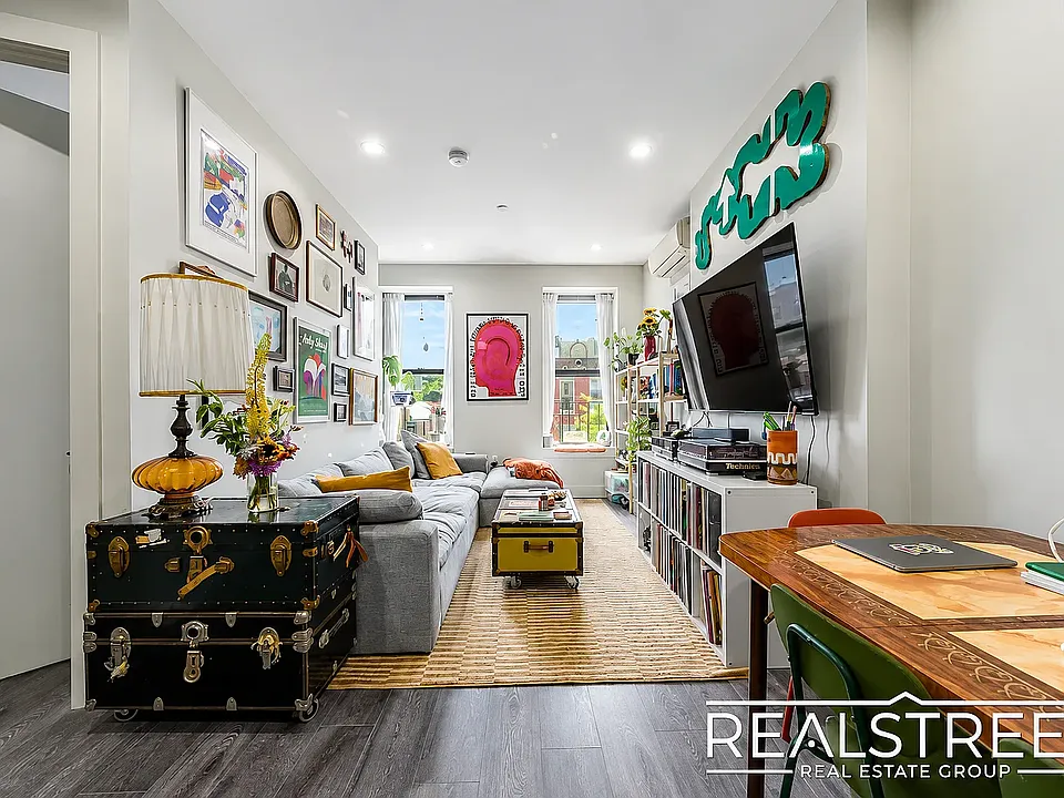 697 De Kalb Ave #3A
