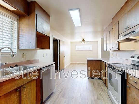 5th image of 381 Zinfandel Dr